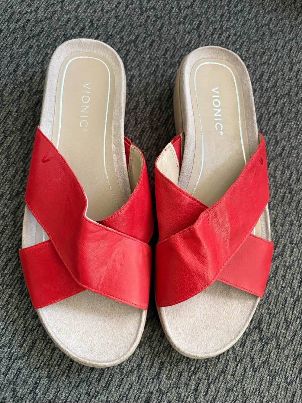 NWOB Vionic Hayden Sandals Slides in Cherry Red Leather Women’s 11 - Picture 3 of 13